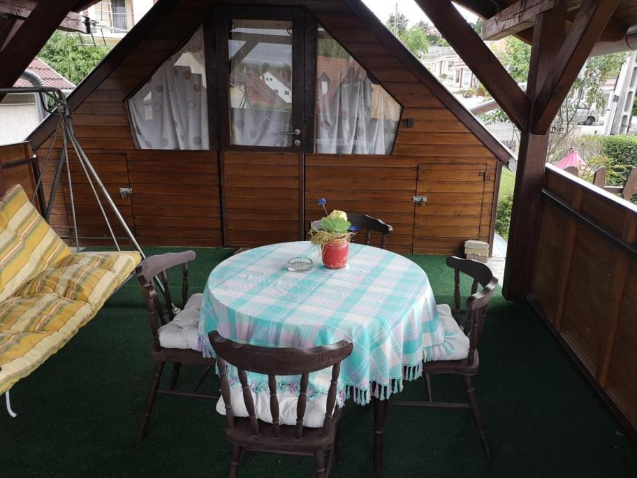 Karos Central Apartmanhaz ザラカロシュ エクステリア 写真