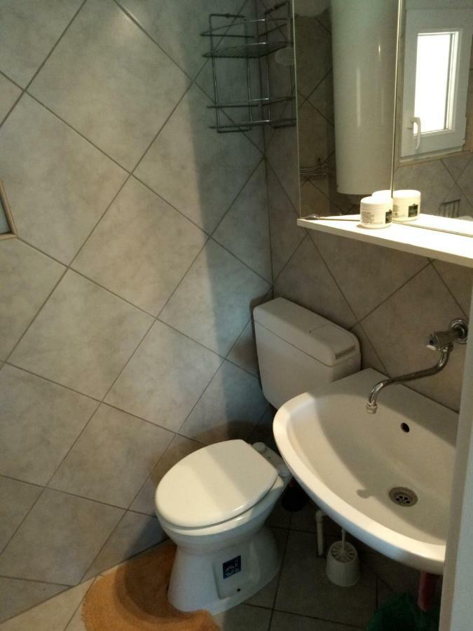 Karos Central Apartmanhaz ザラカロシュ エクステリア 写真