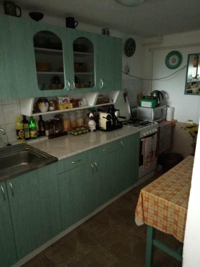 Karos Central Apartmanhaz ザラカロシュ エクステリア 写真