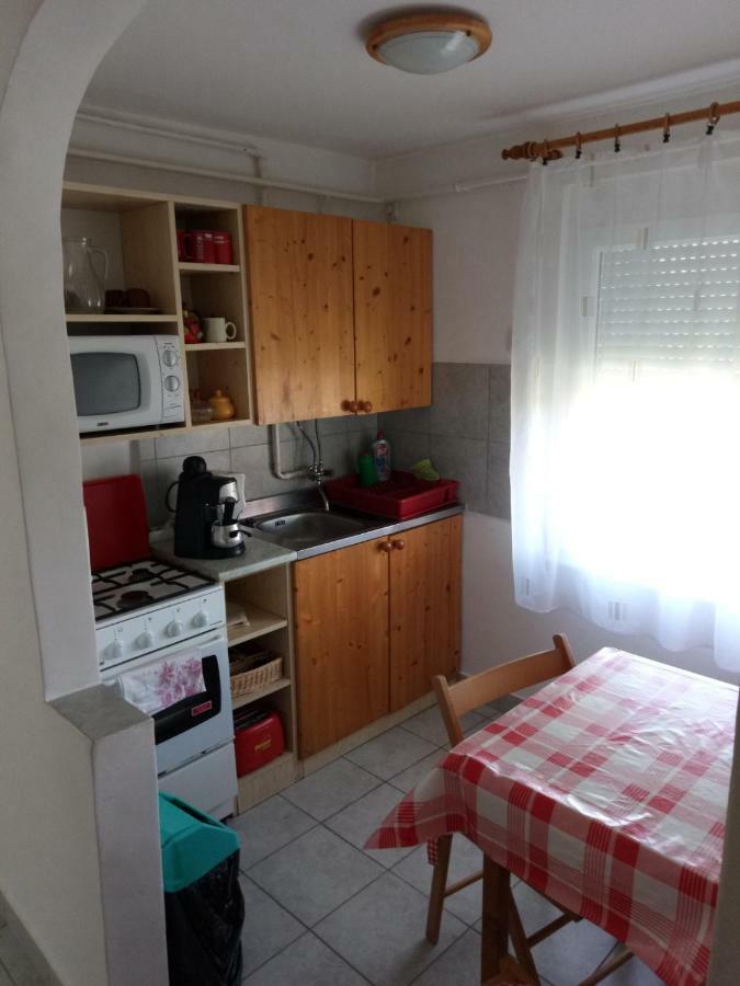 Karos Central Apartmanhaz ザラカロシュ エクステリア 写真